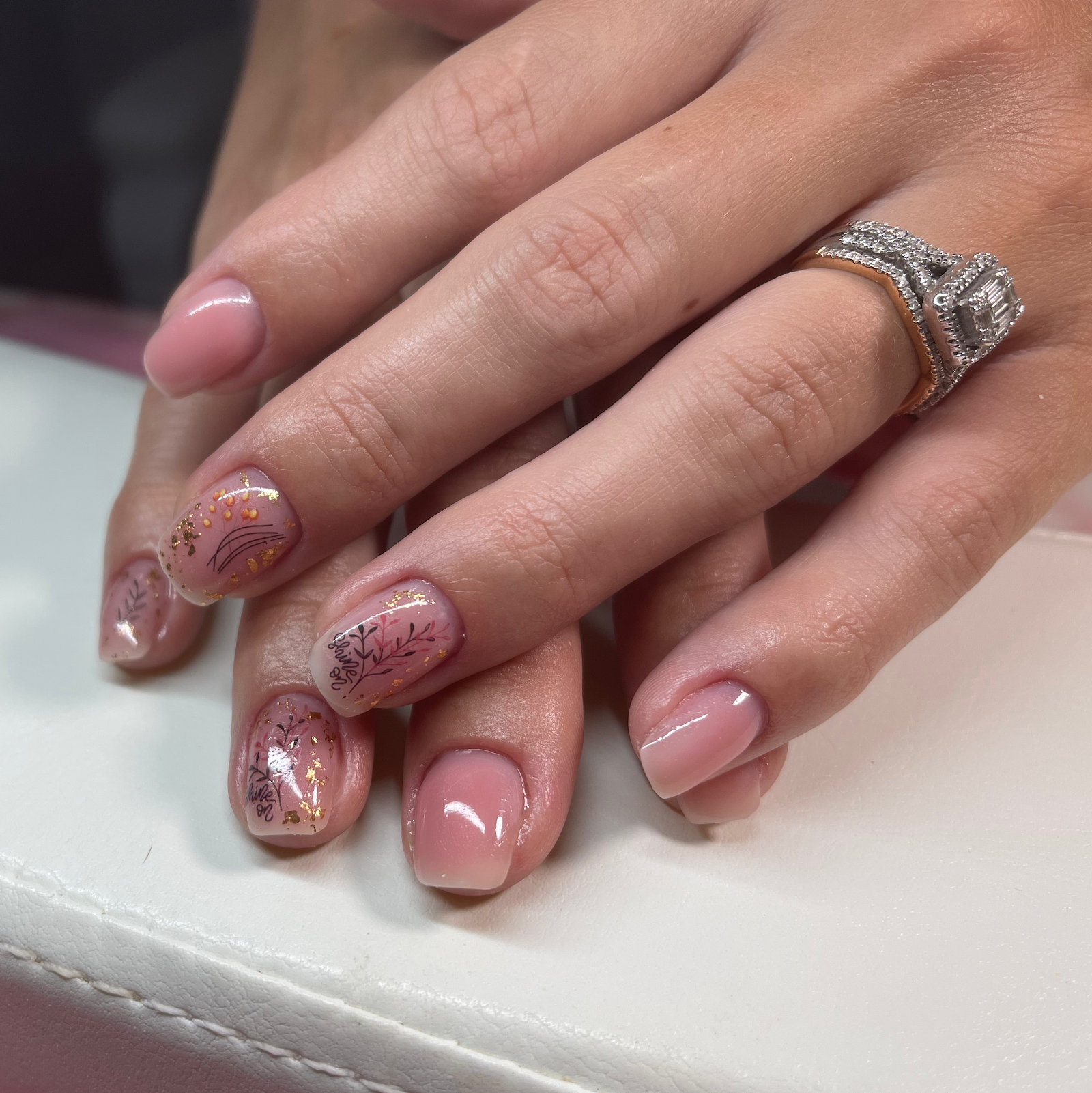 Kitty’s Diamond Nails logo